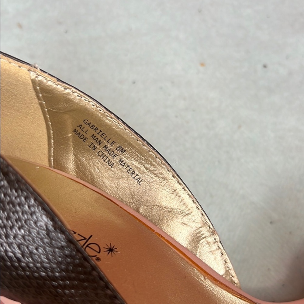 Shoe Dazzle Two-Tone Pink and Brown Heels - Picture 10 of 10